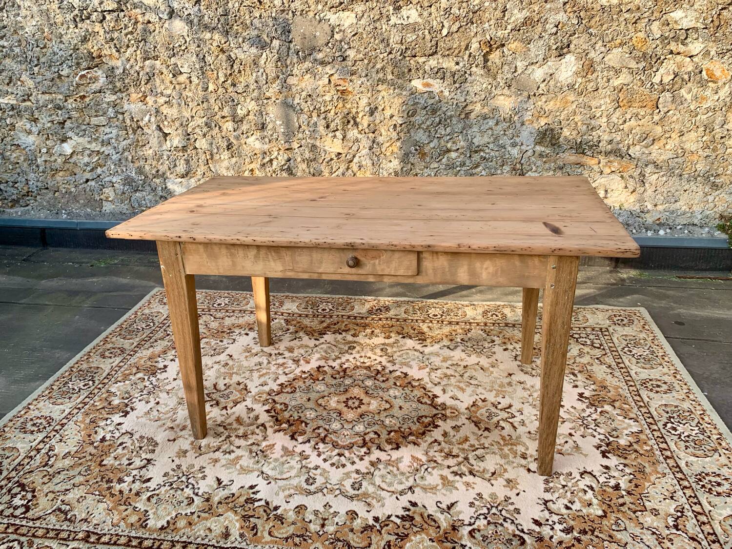 Farm table