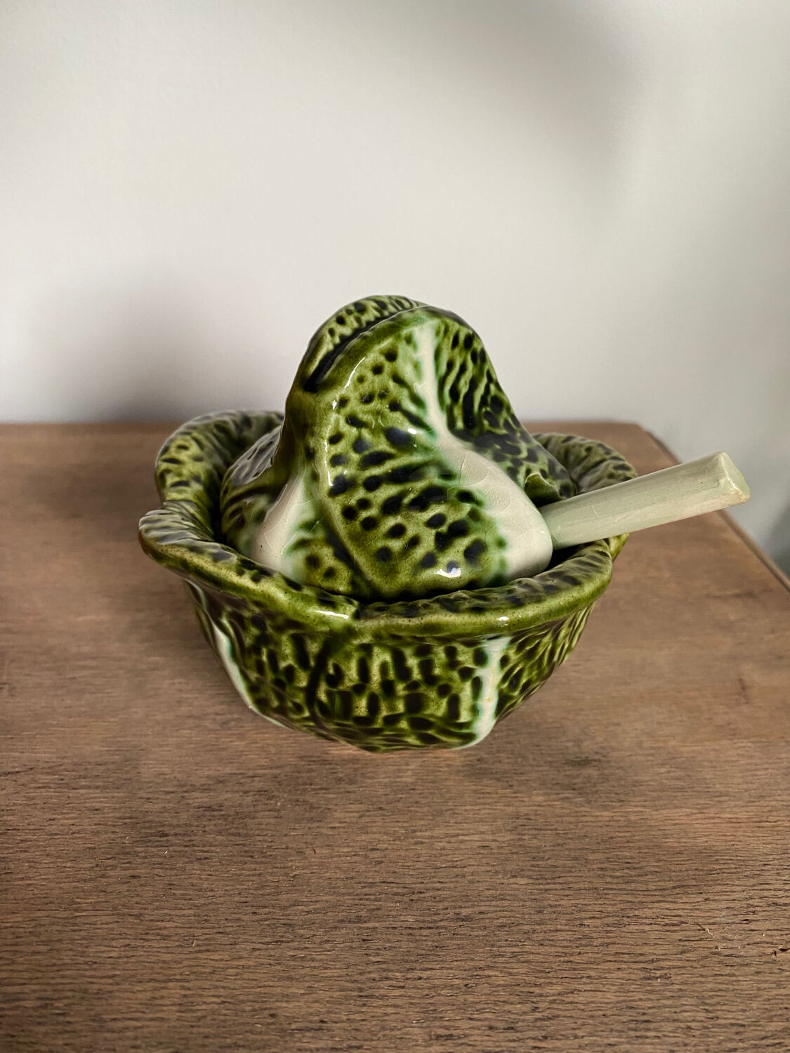 Slurry gravy boat with its spoon