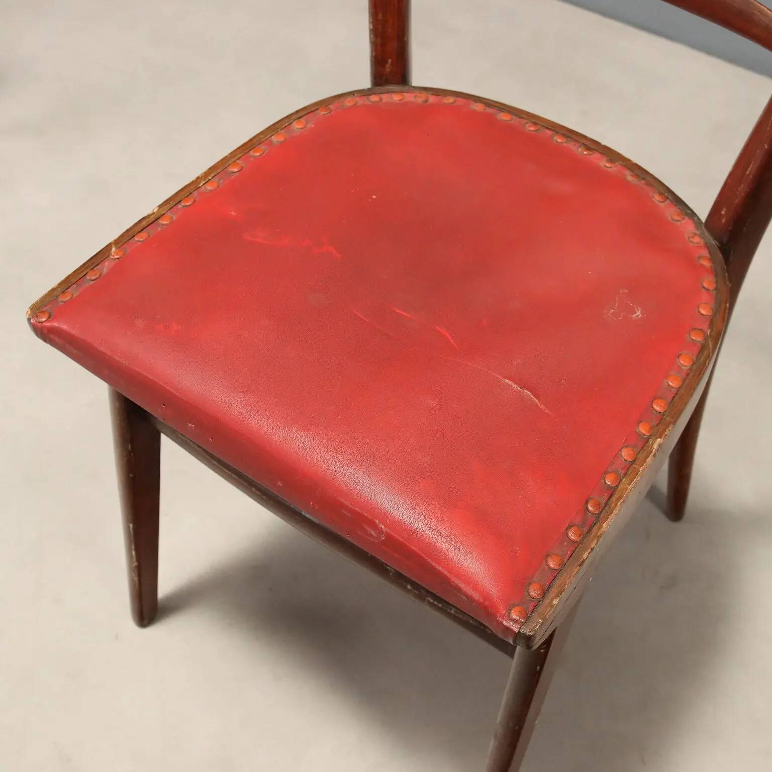 Set of 4 vintage chairs from the 1950s-60s.