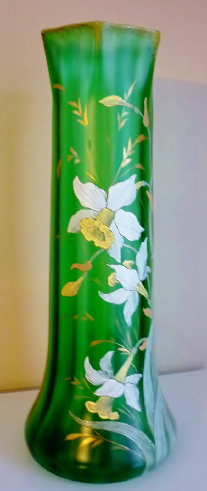 Vase with daffodils in blown glass, enameled, gilded, Legras Montjoye workshops, art nouveau
