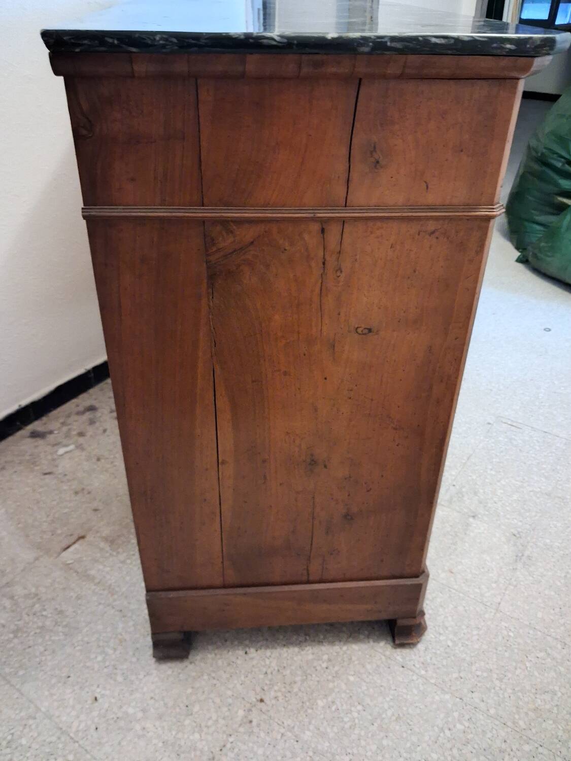Commode en ronce de noyer