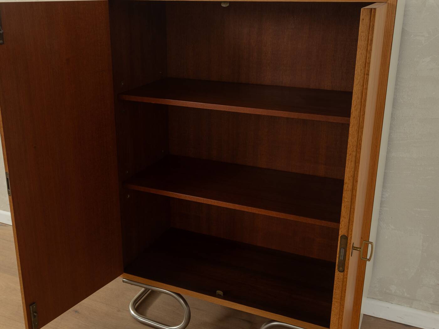 50s Dresser in Bauhaus Design