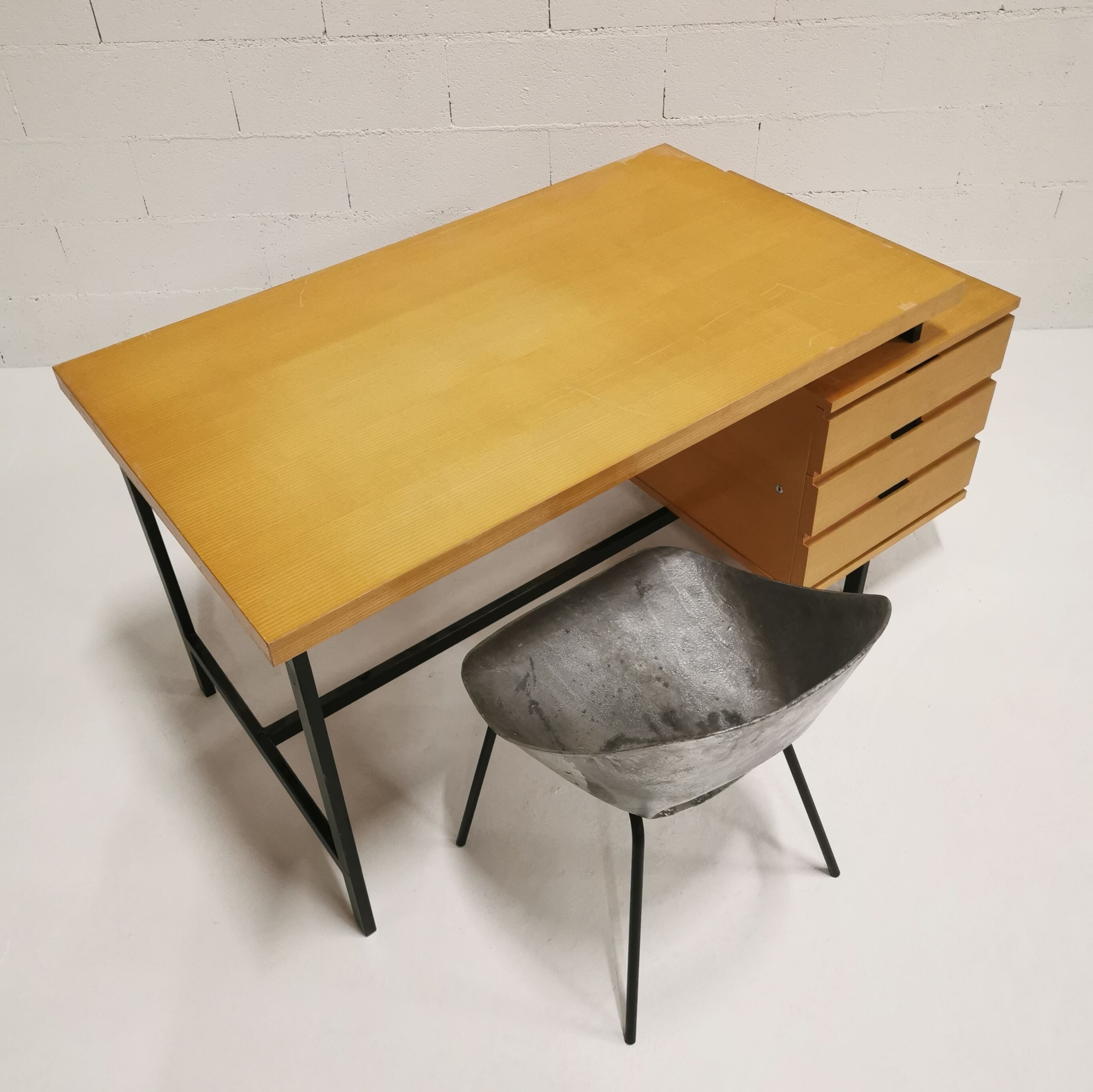 Bureau de Pierre Guariche Les Huchers Minvielle 1960