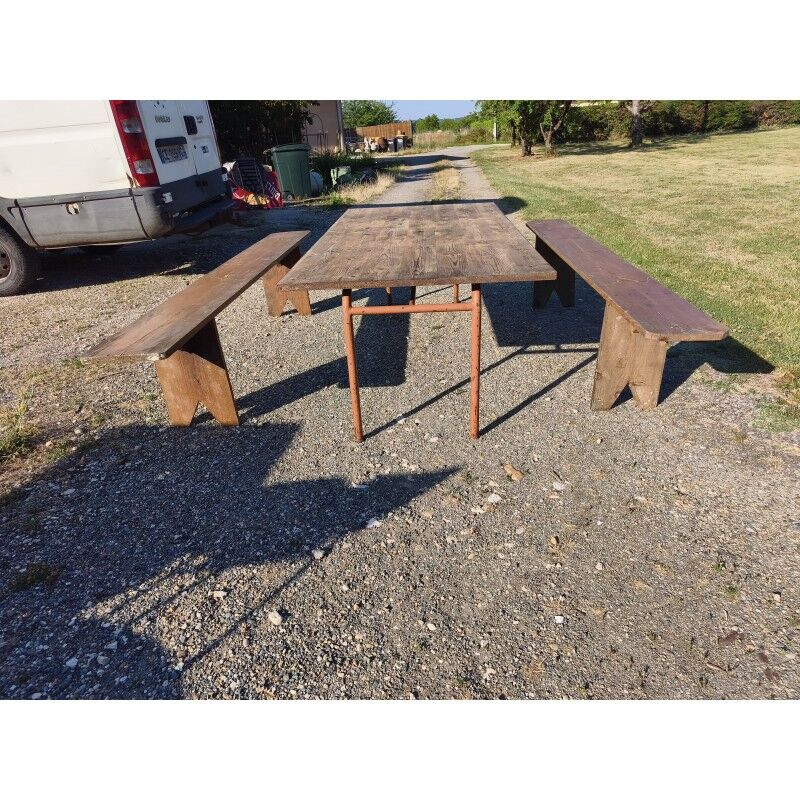 Industrial or communal table with benches
