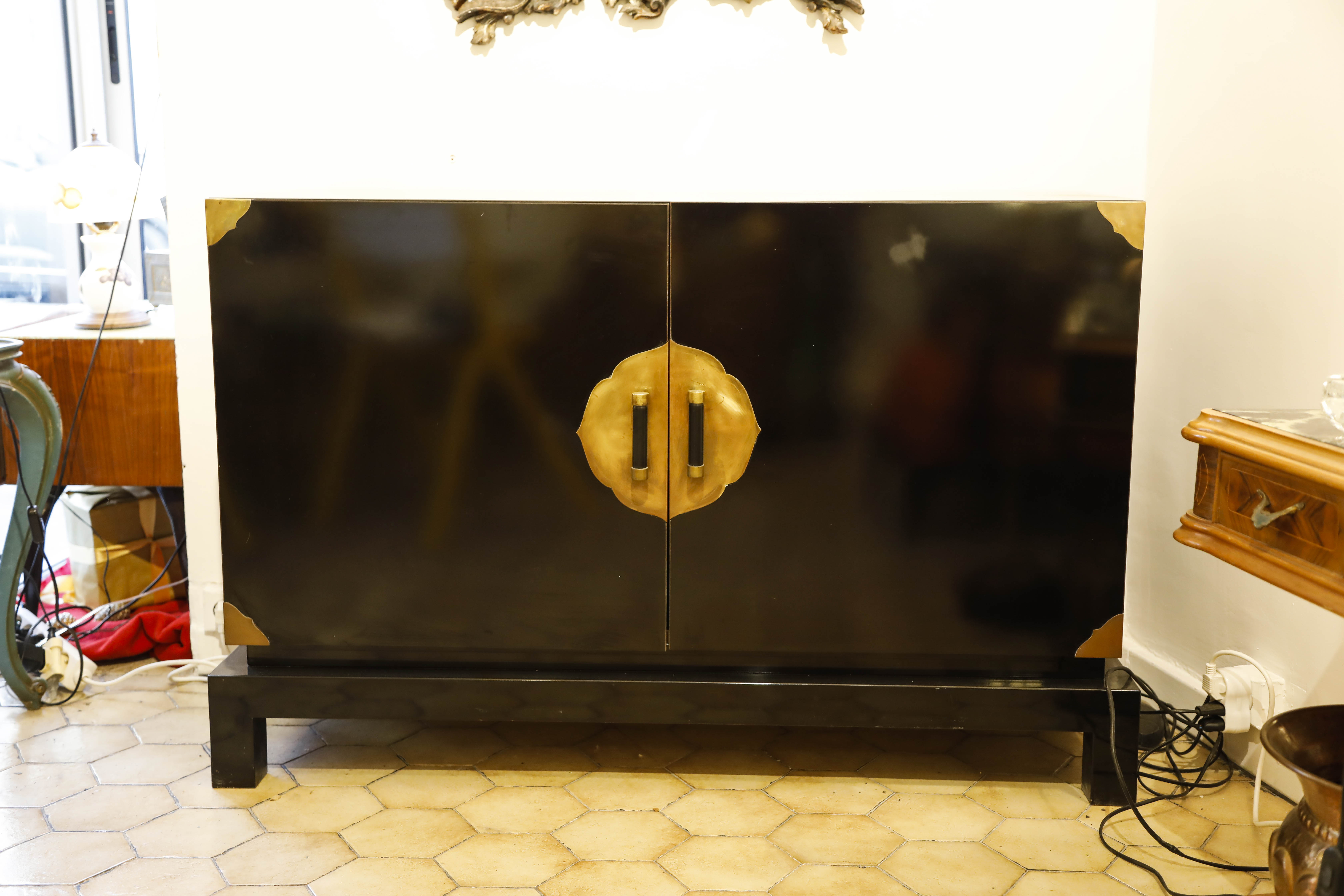 Black lay line buffet design italy 70