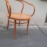 Chair Thonet says Le Corbusier