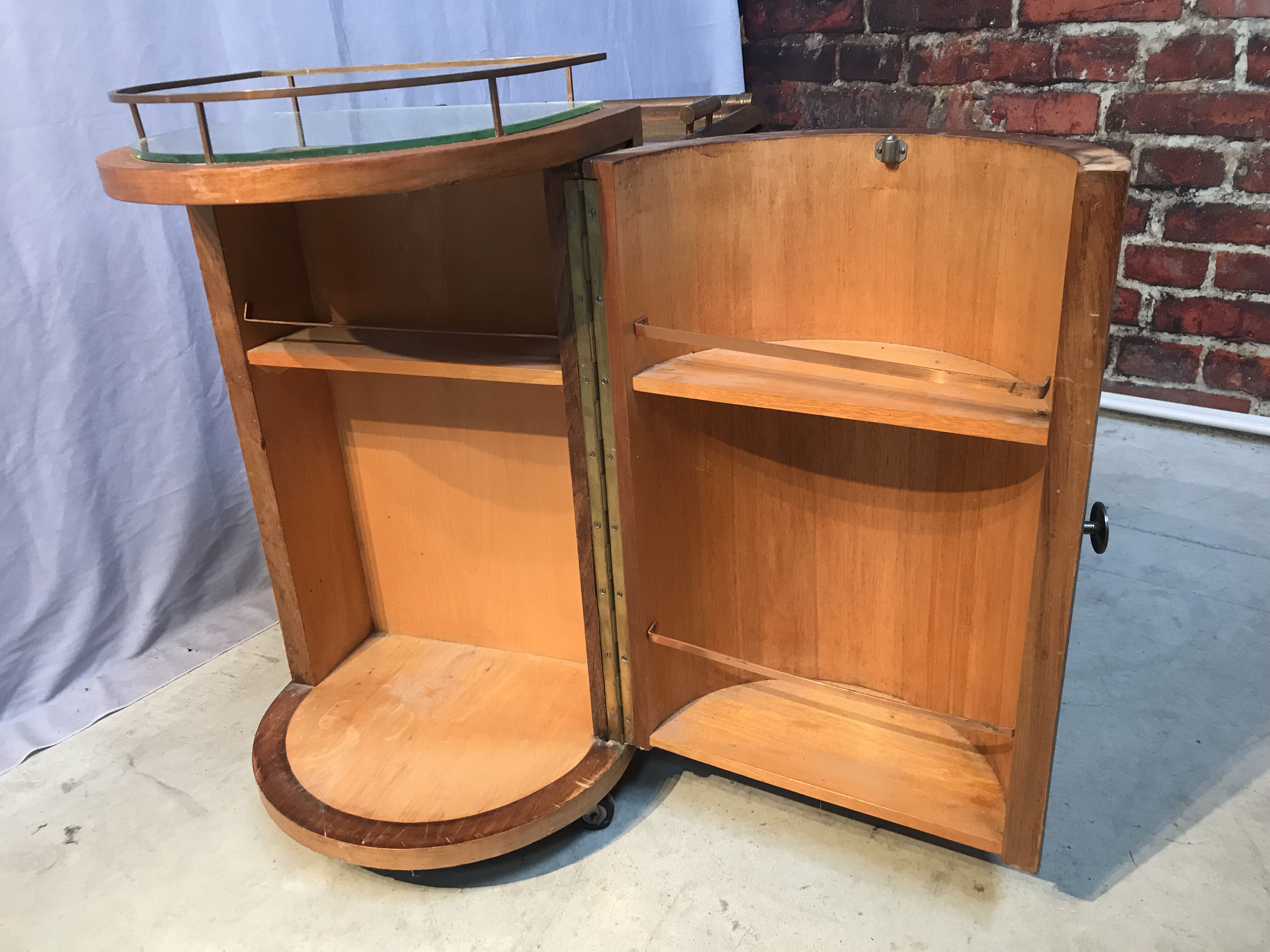 Vintage bar trolley service with detachable mirror service tray