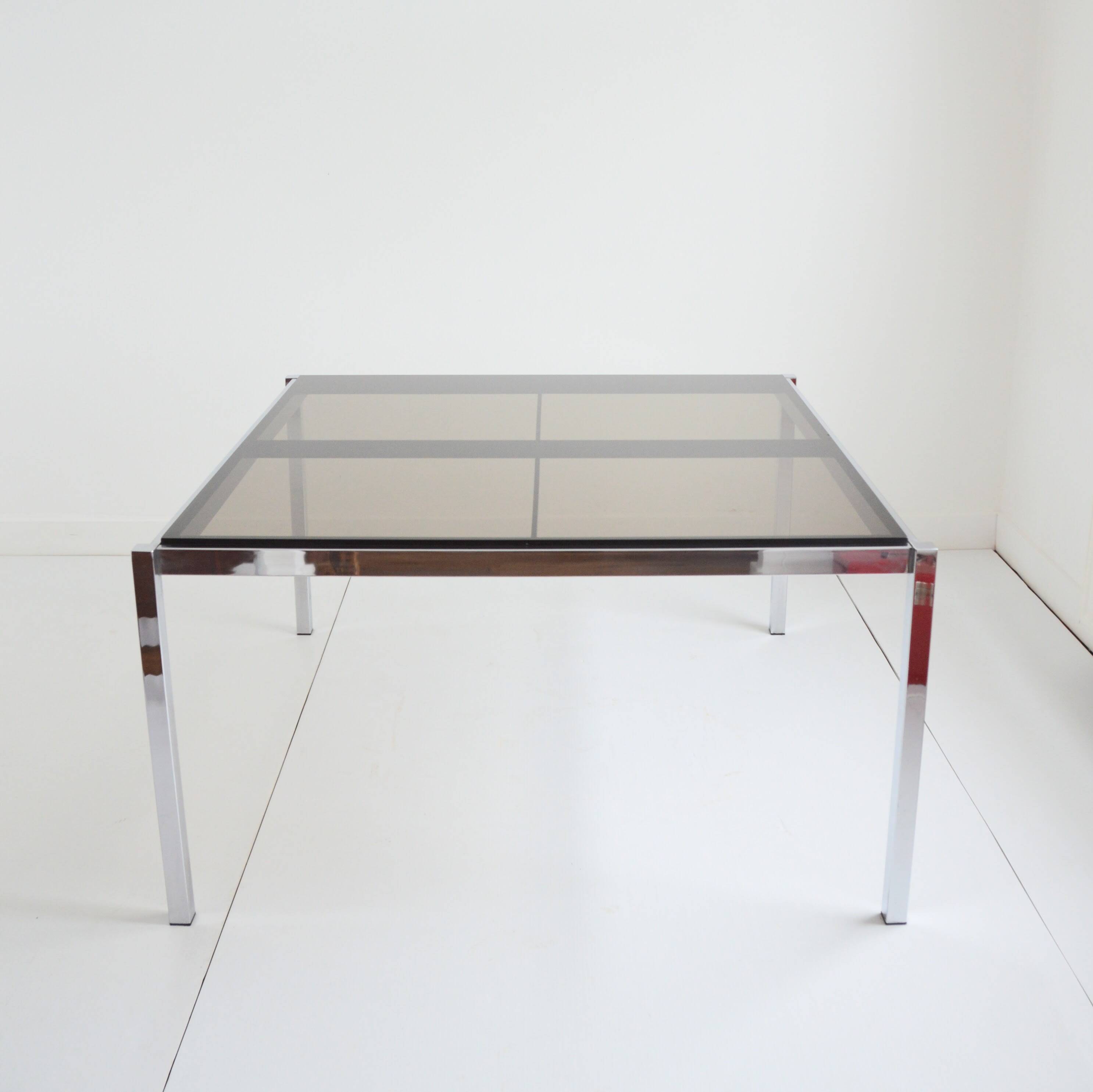 Table à manger chrome et verre fumé Milo Baughman – 1970 – Italie
