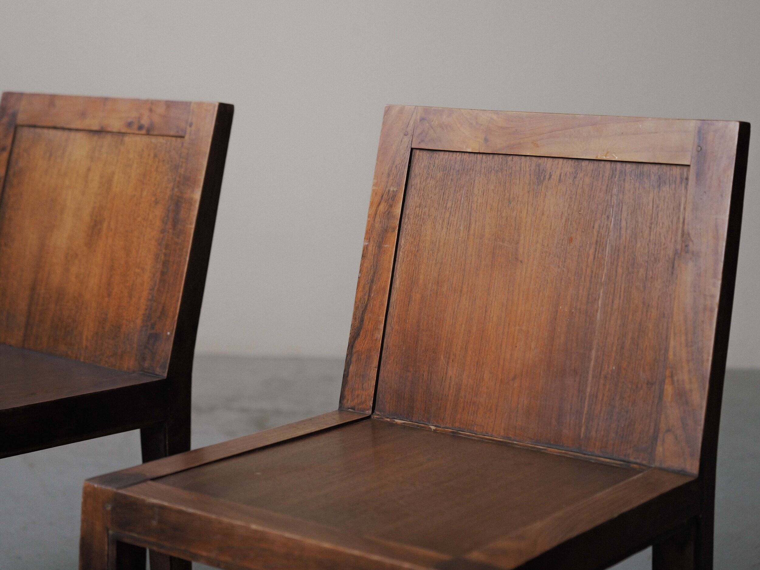 Set of 6 handcrafted oak chairs, France, circa 1970.