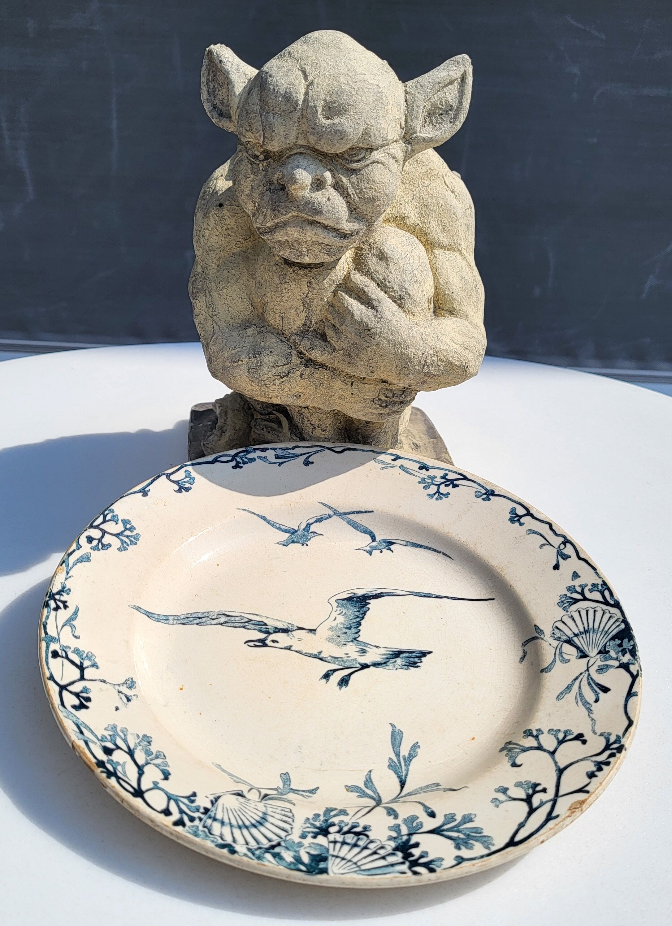 Plate Earth & Sea Seagulls & Seashells