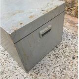 Wooden workshop chest with compartments