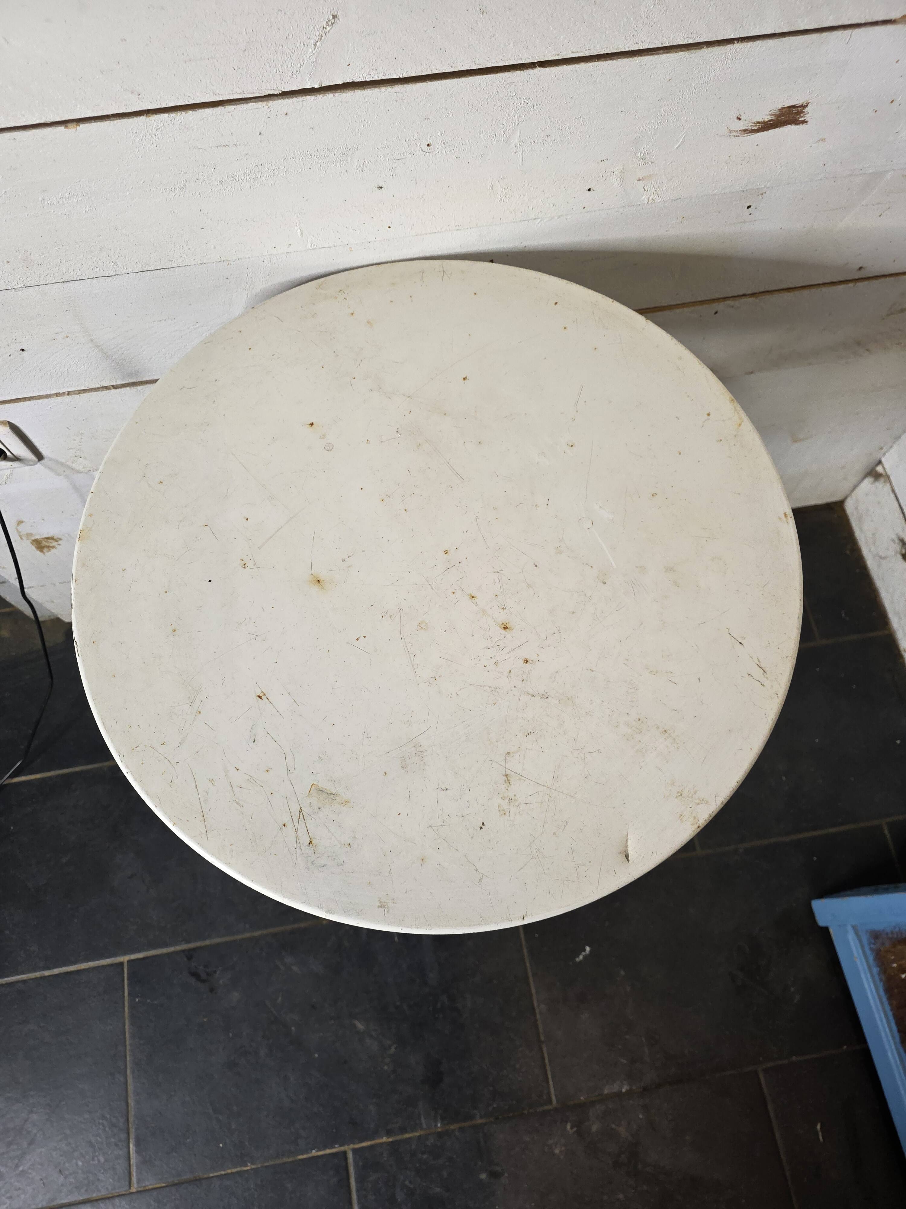 Iron garden table with cast iron legs