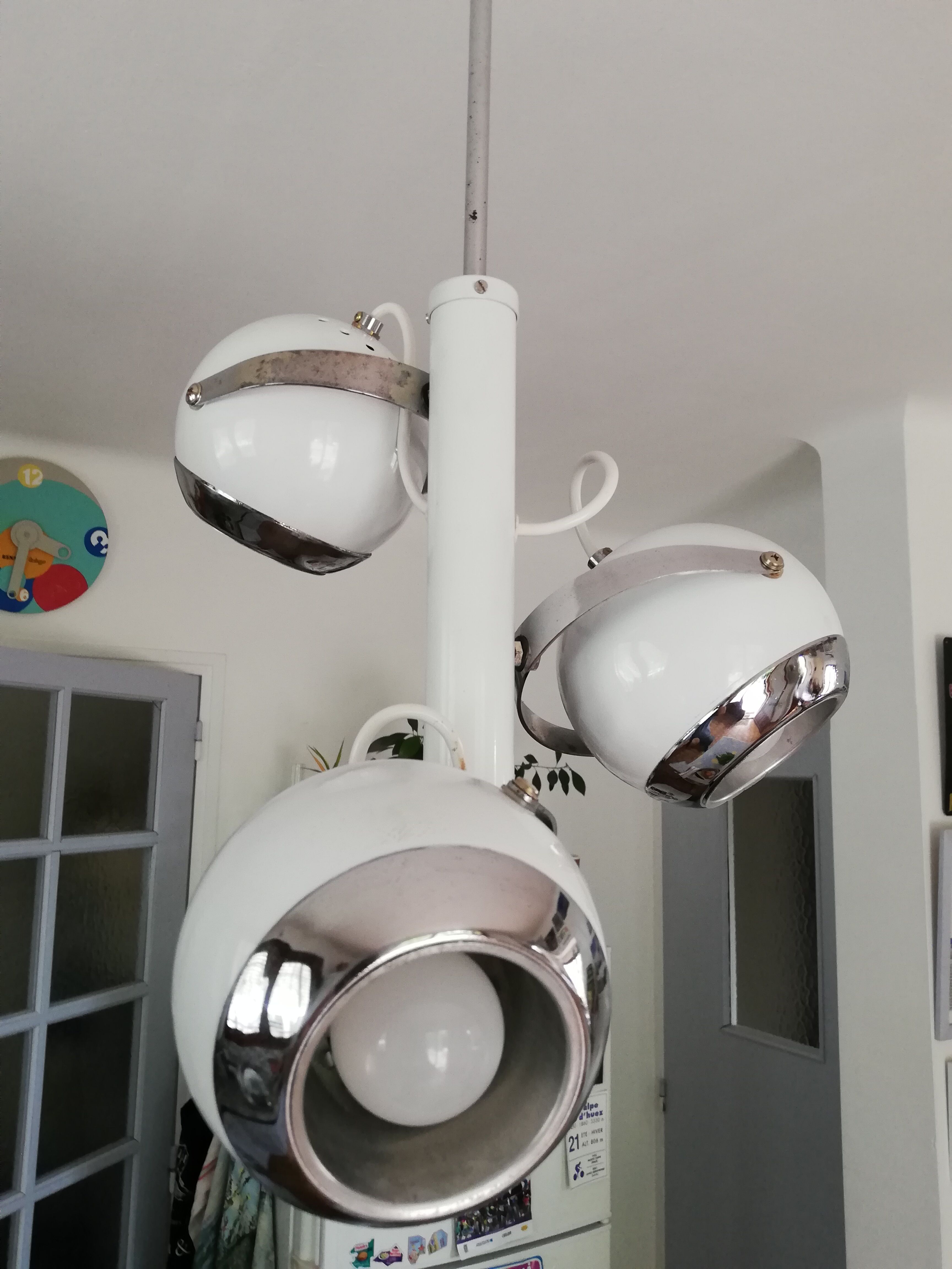 Eyeball chandelier 60