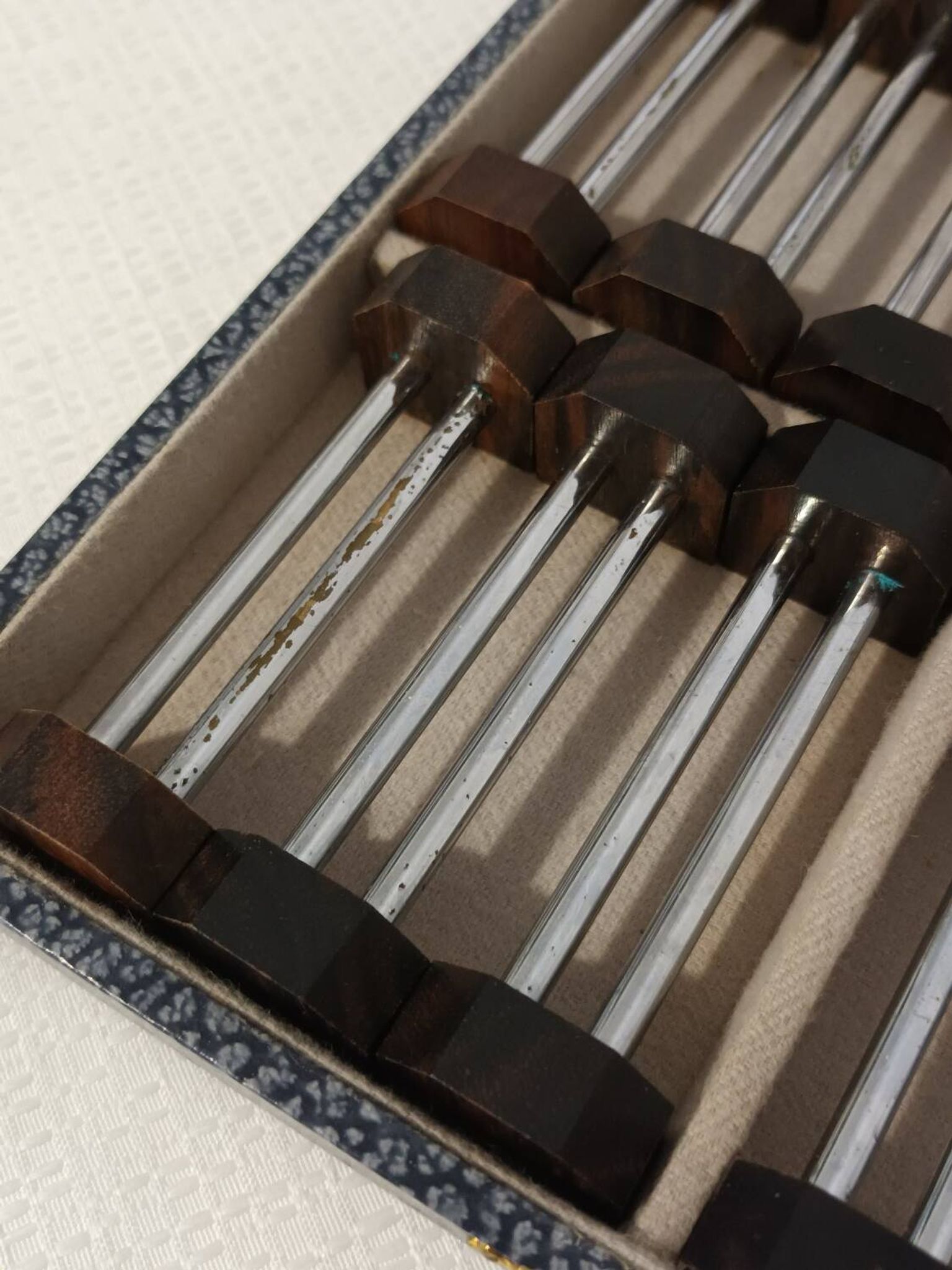 Coffret de 12 porte-couteaux Art déco