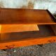 Commode vintage pieds compas.