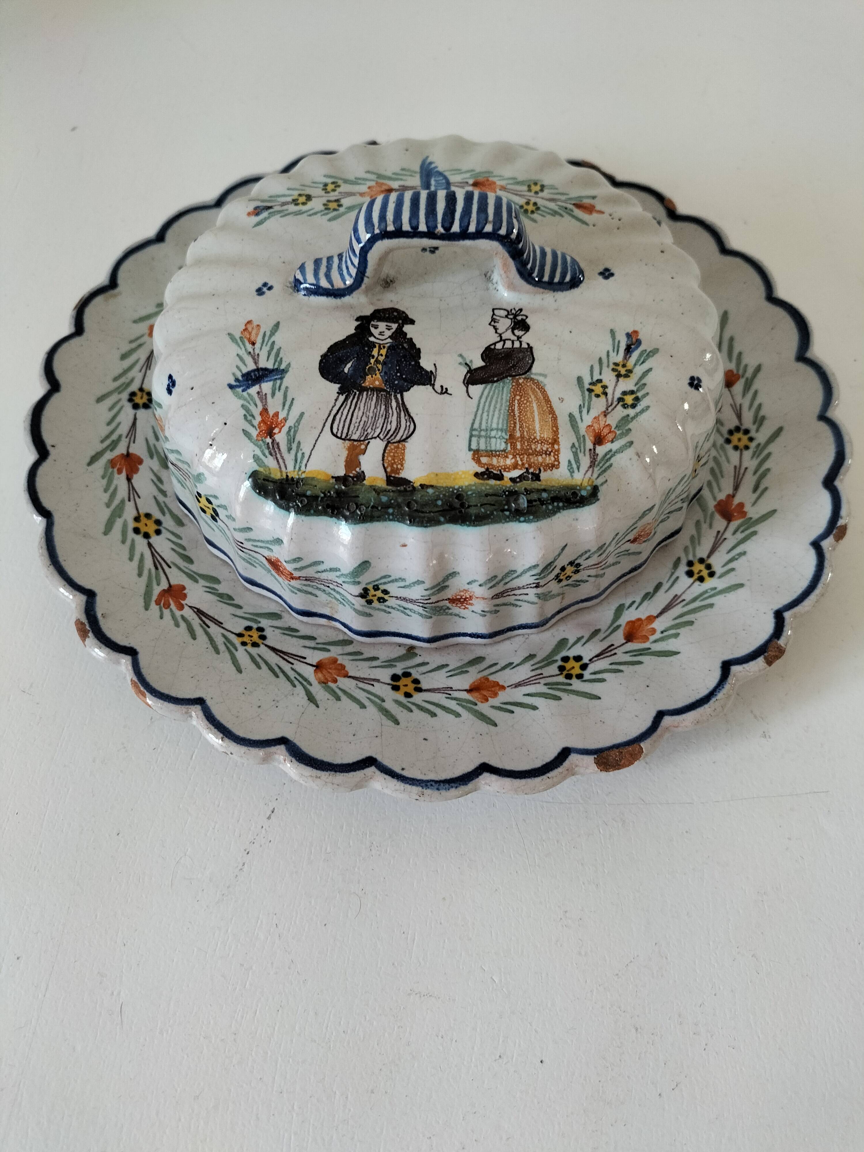 Covered cheese dish in Quimper earthenware – late 19th, early 20th century