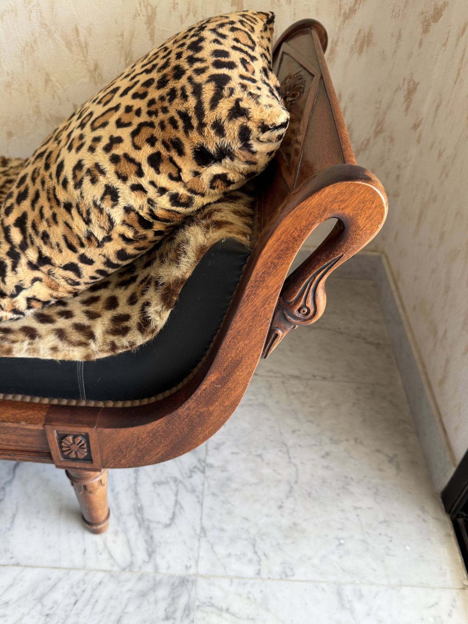 Empire-style wooden daybed / chaise longue