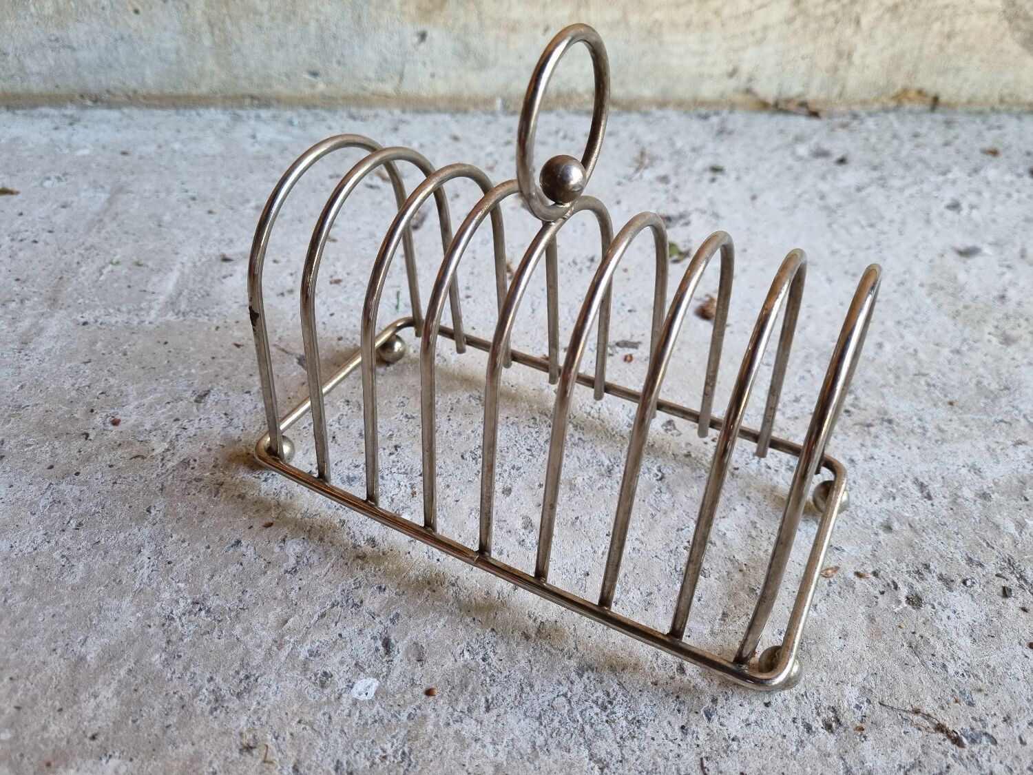 Silver metal toast holder