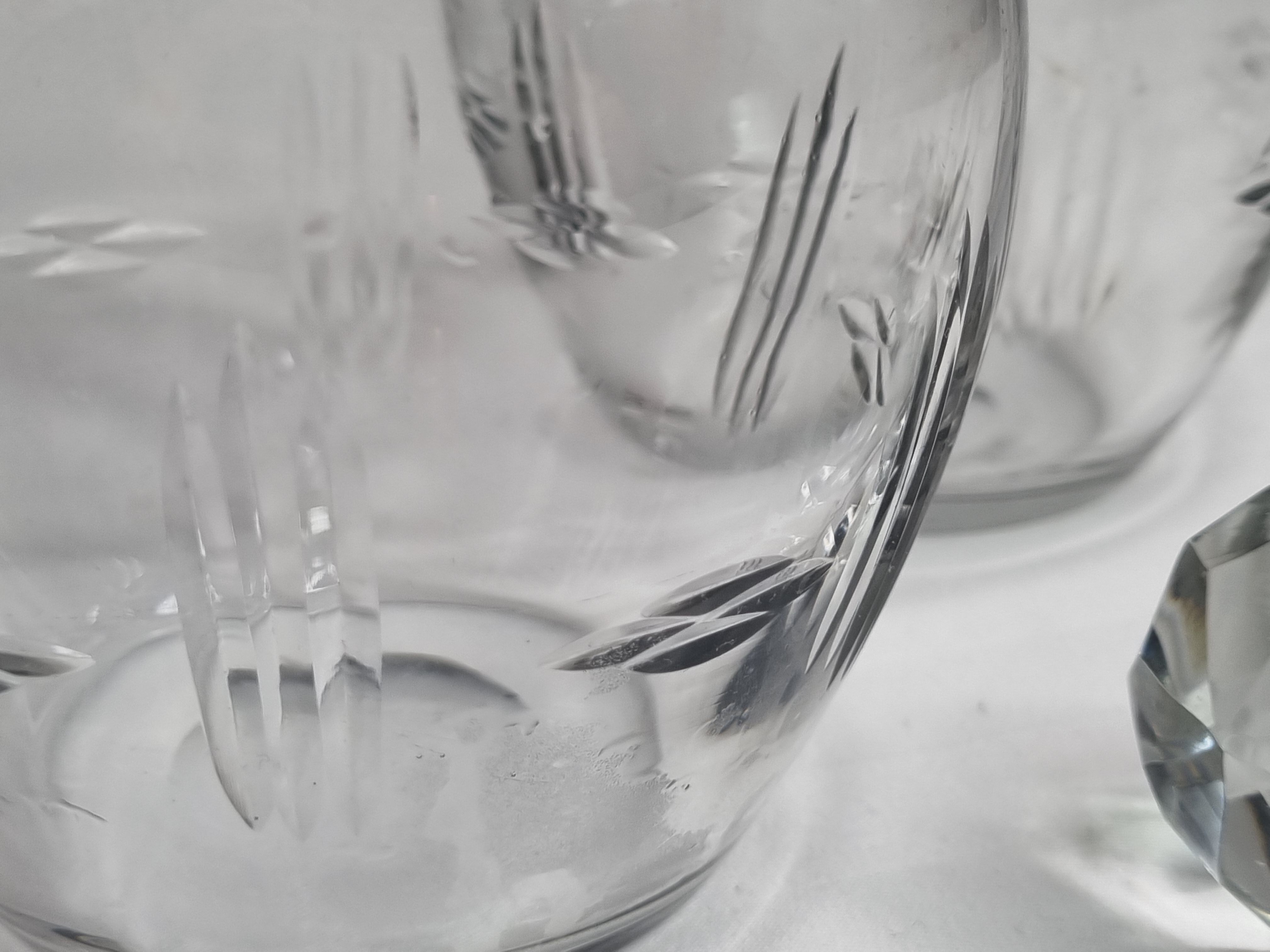 Pair of carafes in cut crystal XIX th, 31 cm