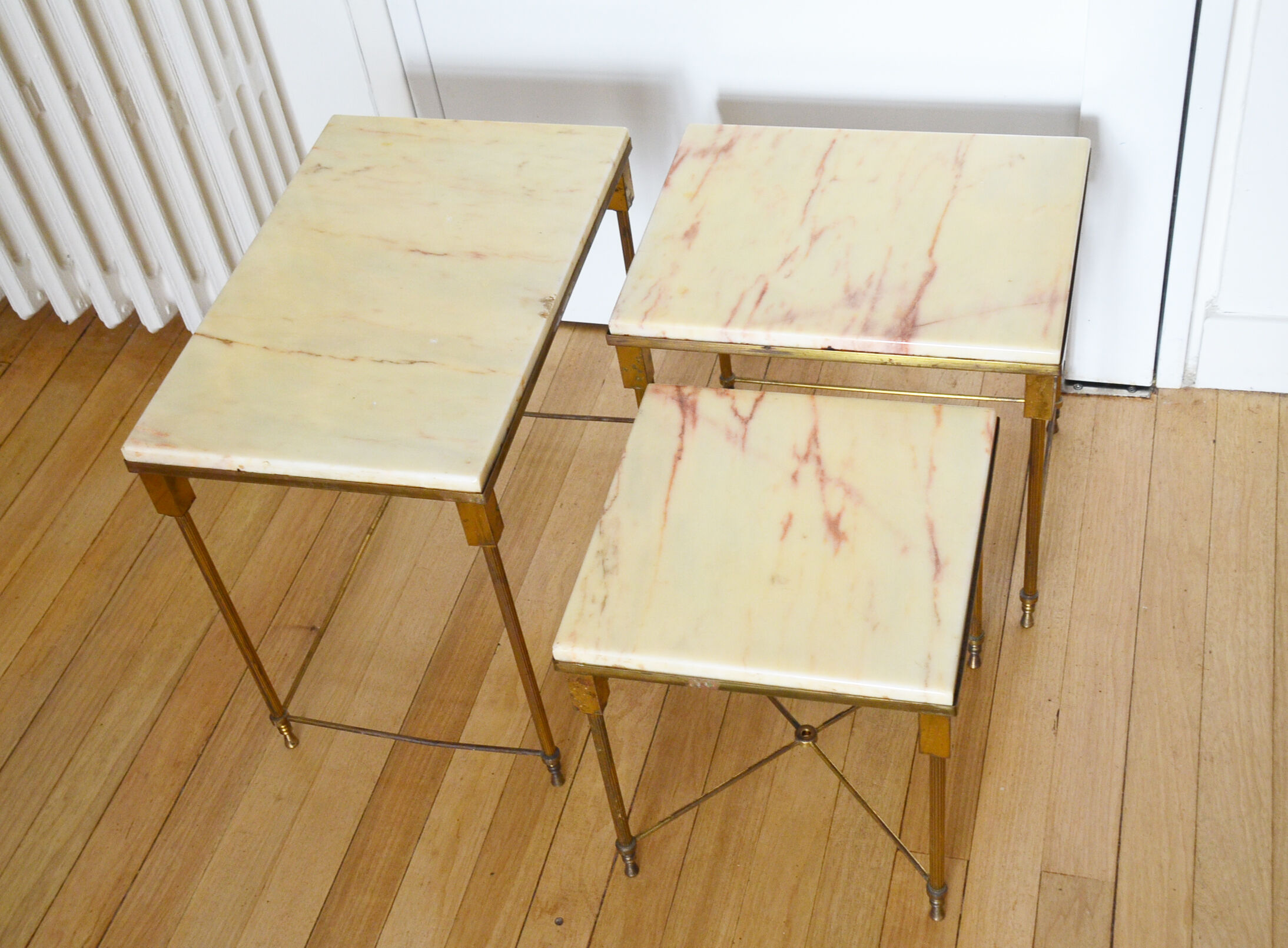 Tables gigognes en marbre vintage