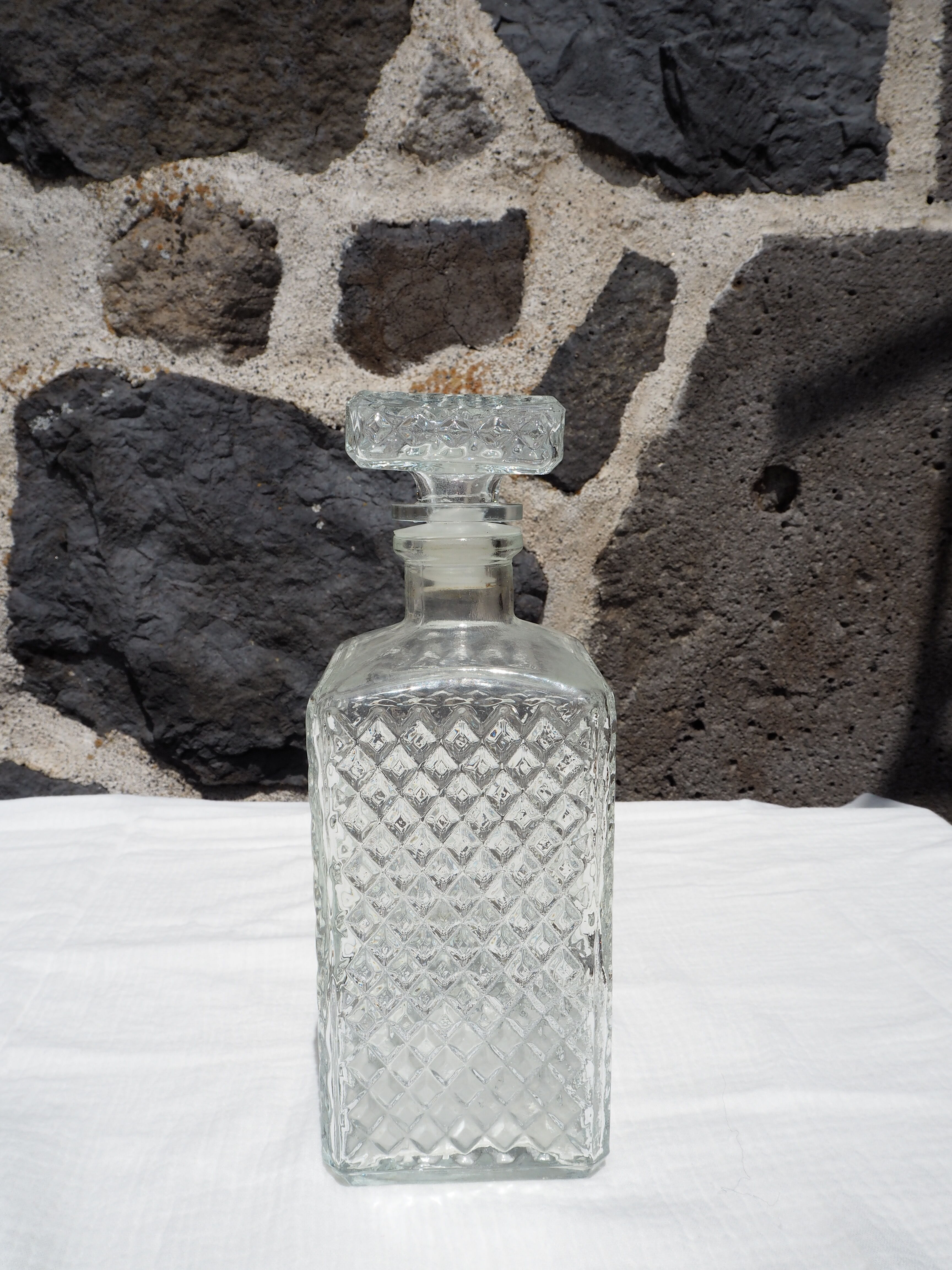 Glass whisky decanter