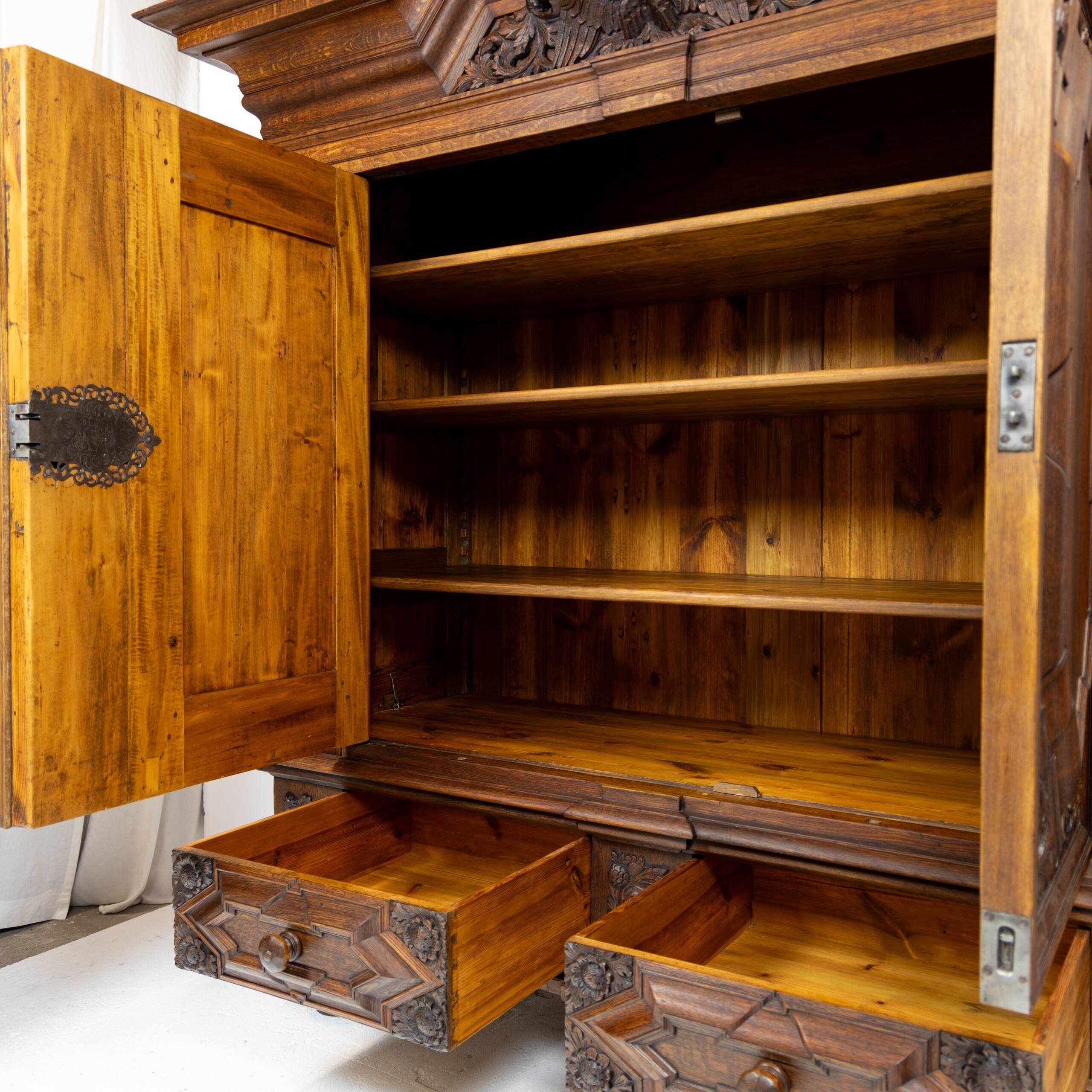 18th-century oak Baroque wardrobe - Königsberg