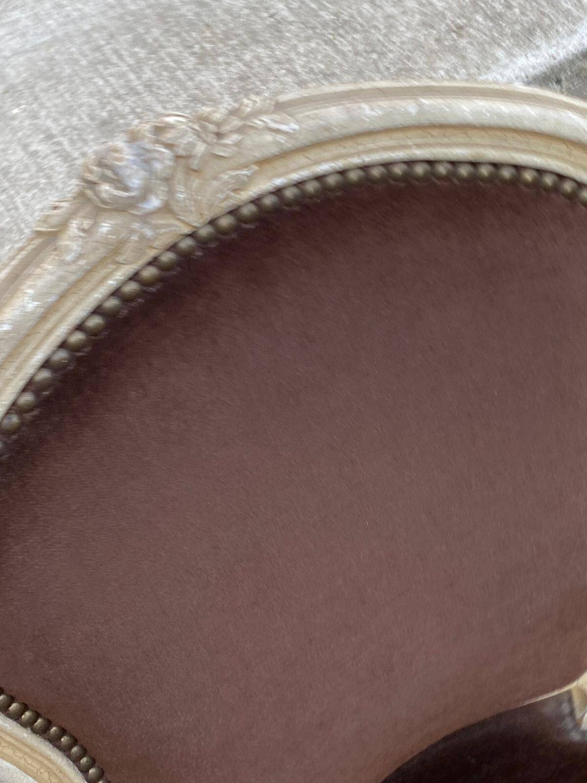 Louis XV cabriolet armchair in solid wood, beige and velvet fabric.