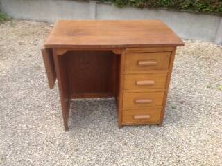 Vintage desk from the 1950s, medium oak