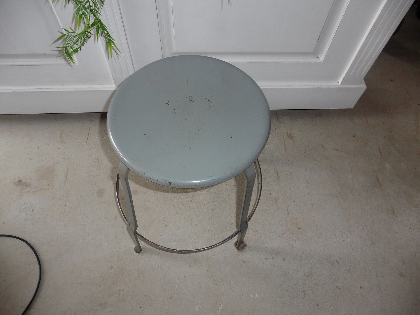 Lot de 12 tabourets d'usine