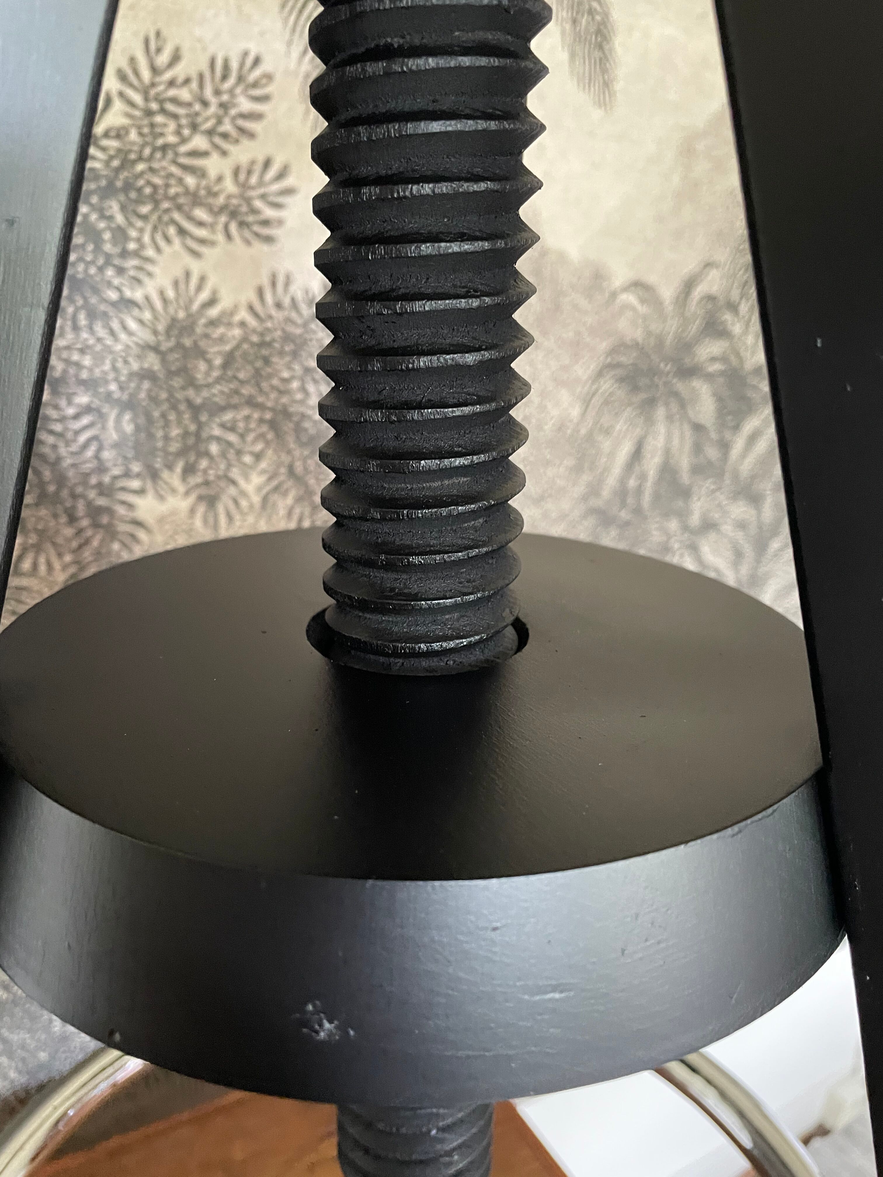 Tabouret à vis