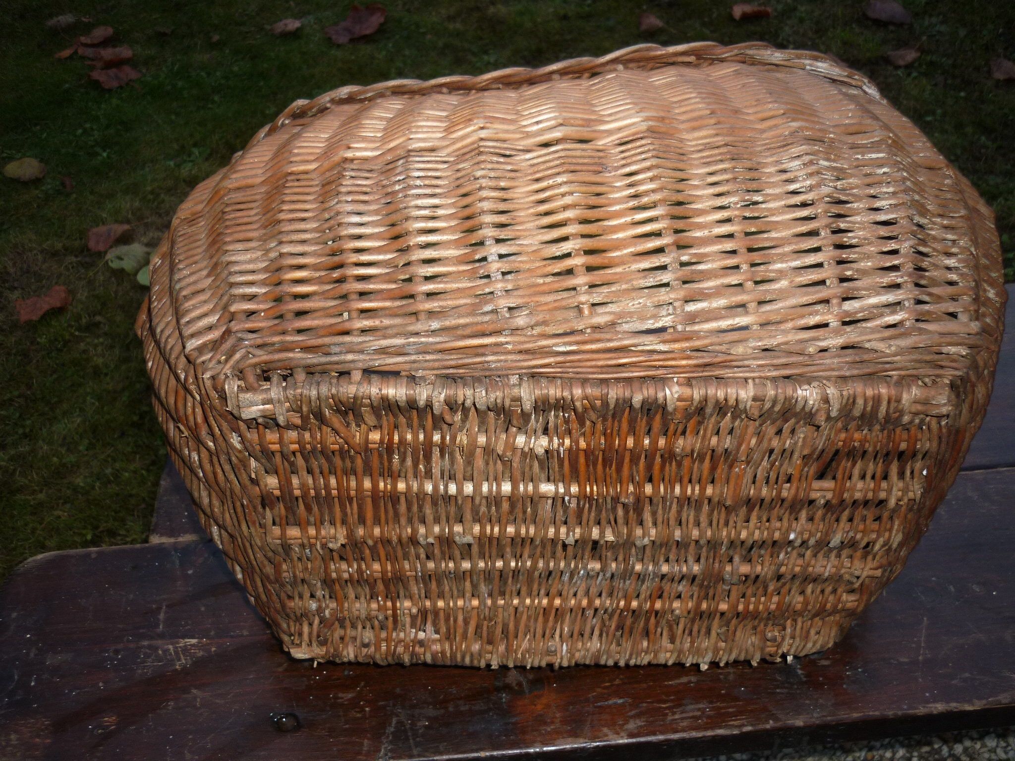 Wicker racing basket with old handle