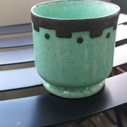 Cache pot émaillé céladon et noir - années 1960