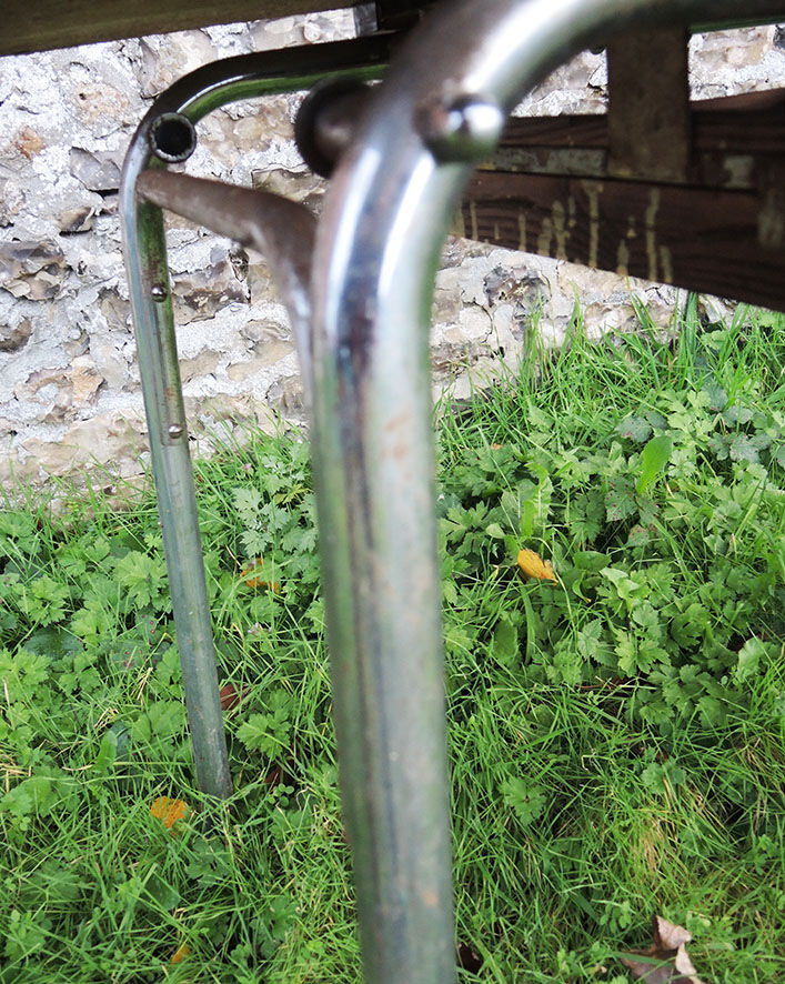 Old extendable table in yellow formica