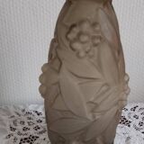 Espaivet vase "foliage and berries" art deco.