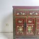 Buffet chinois vintage peint à la main, meuble rouge à décor floral