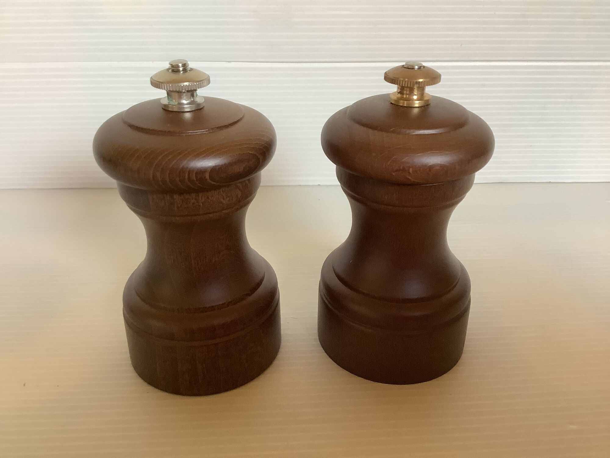 Salt and pepper shaker mills Peugeot wood salt and pepper