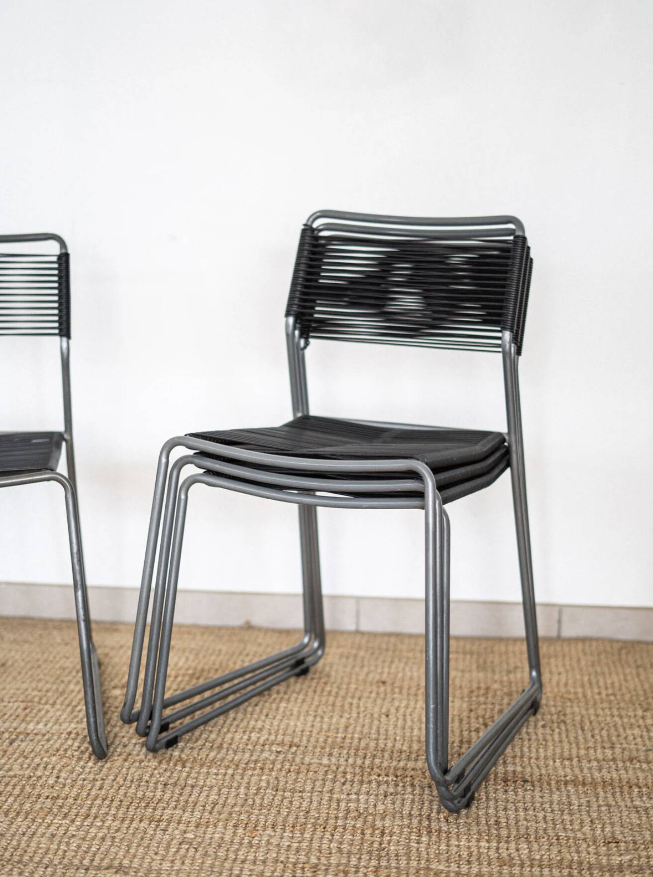 Ensemble de 4 chaises en scoubidou noir