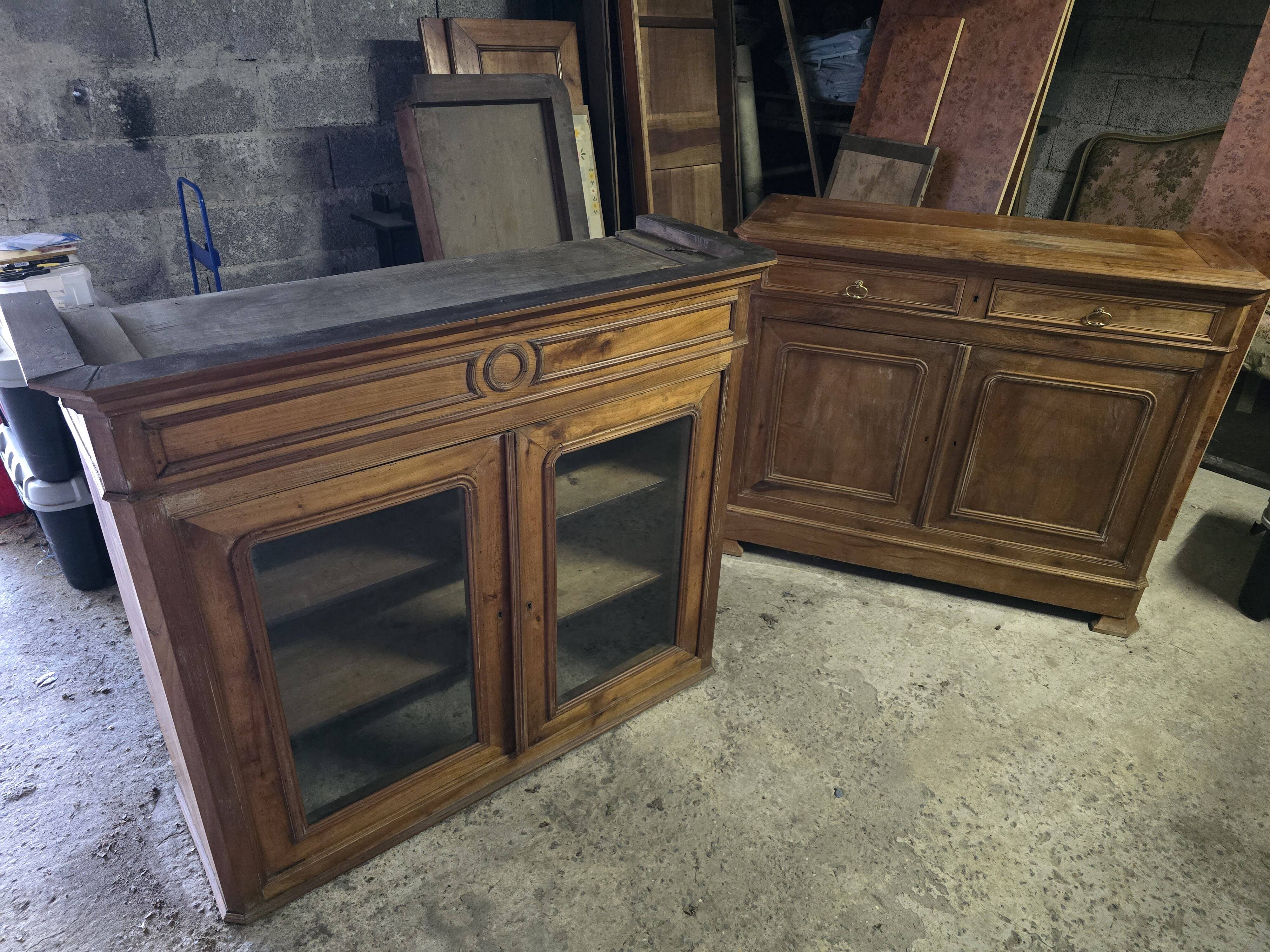 Bahut / Buffet deux corps en merisier massif