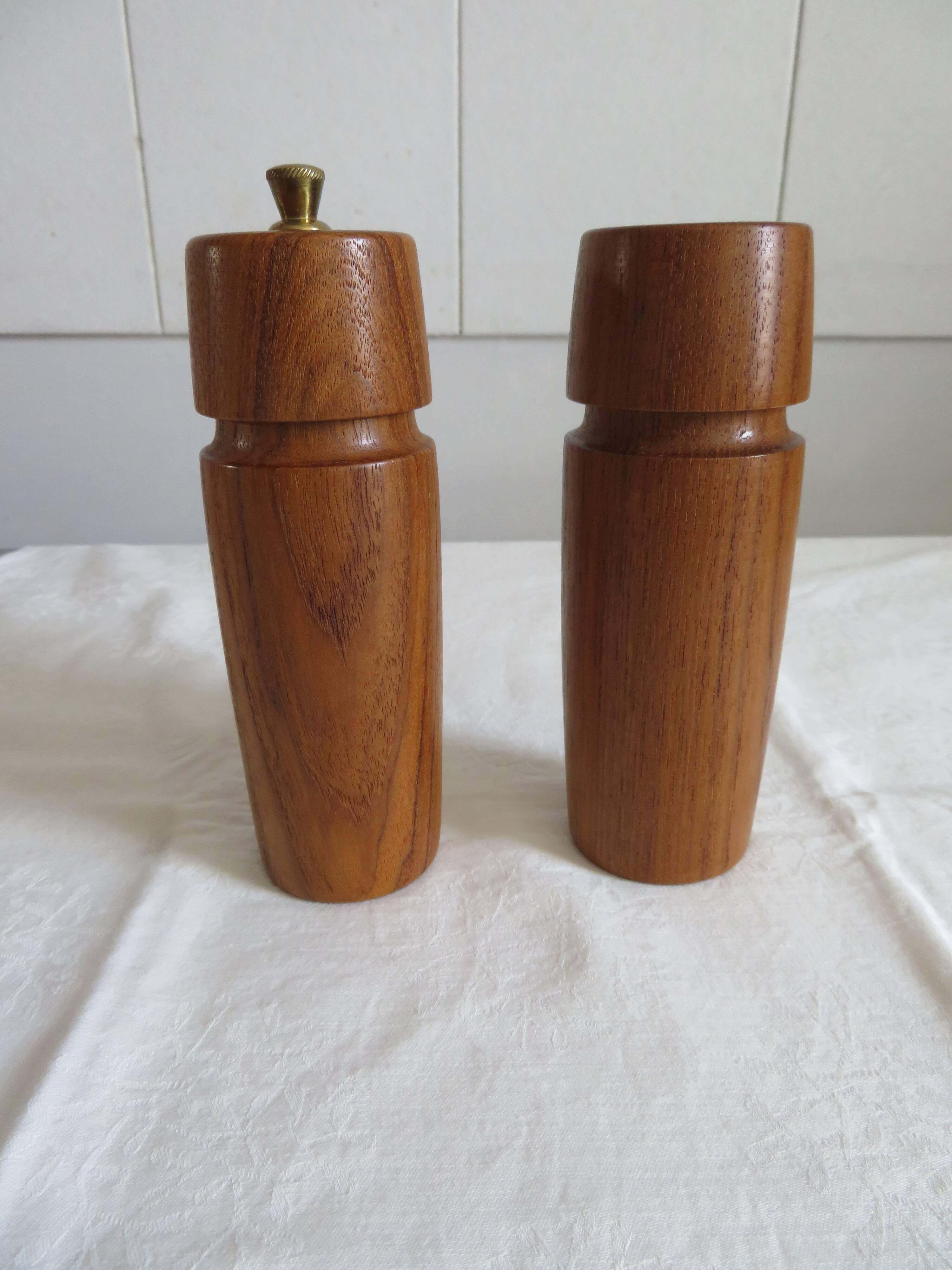 Teak salt and pepper shaker, Scandinavian style year 70s
