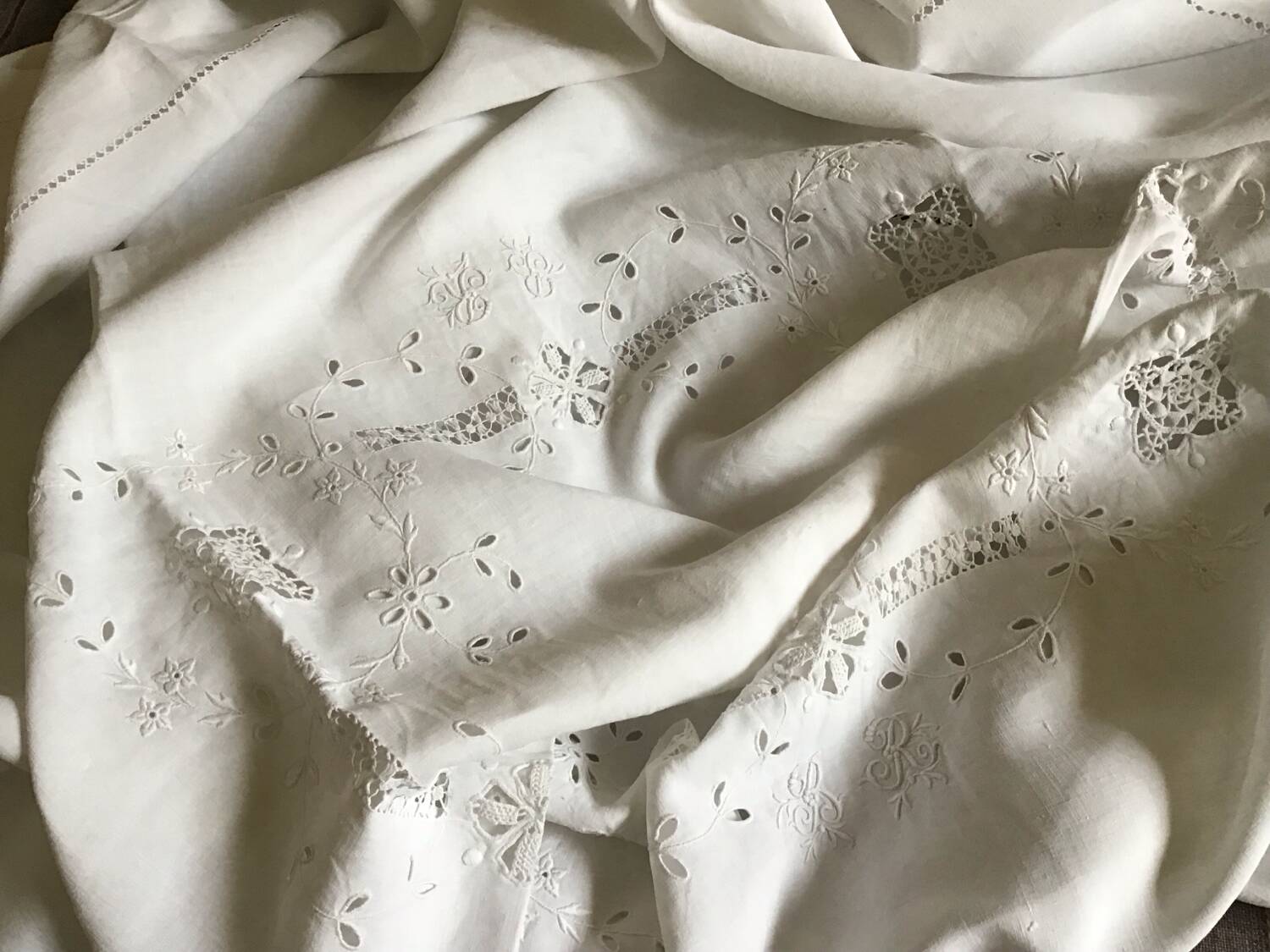 Nappe de réception en lin blanc BR 2mx2m10