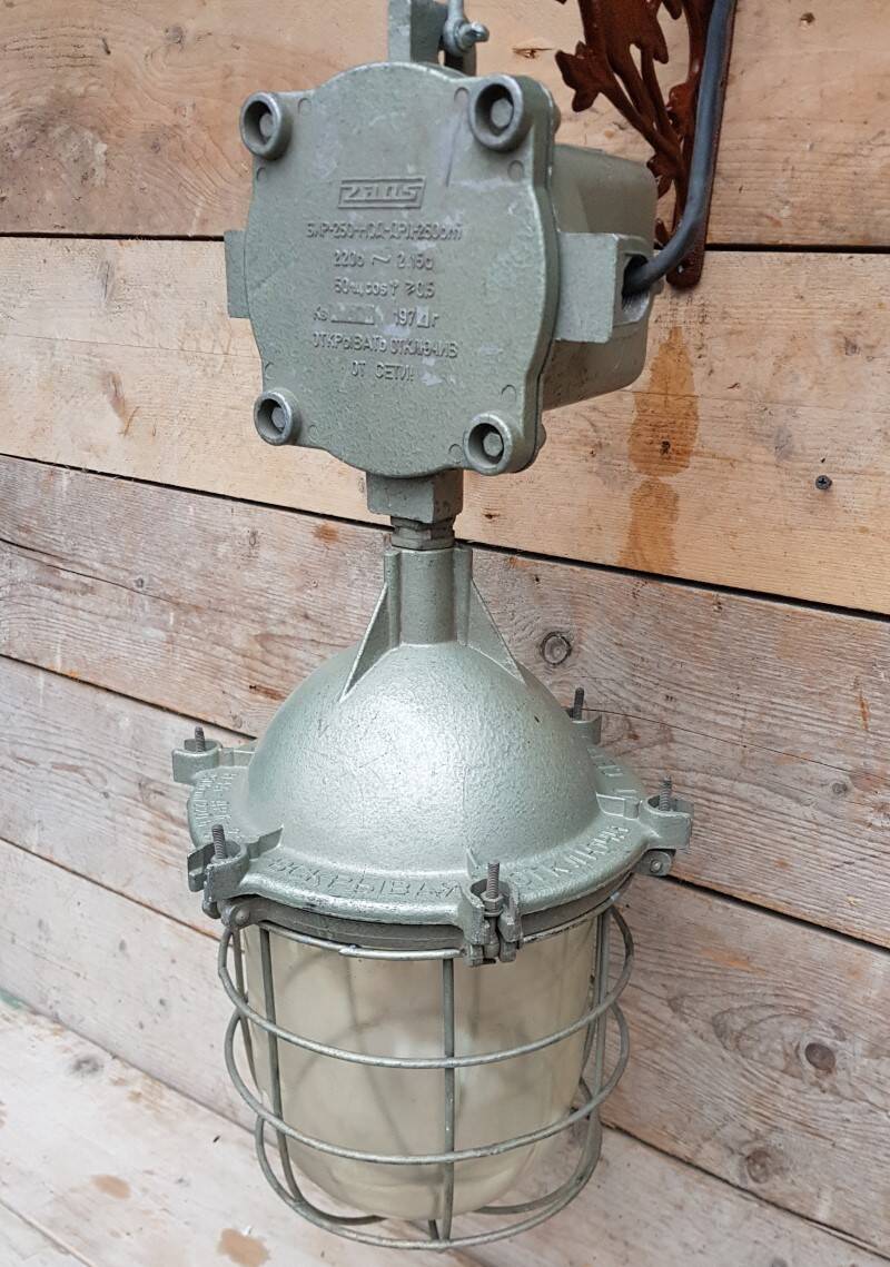 Industrial cage pendant lamp  hanging lamp