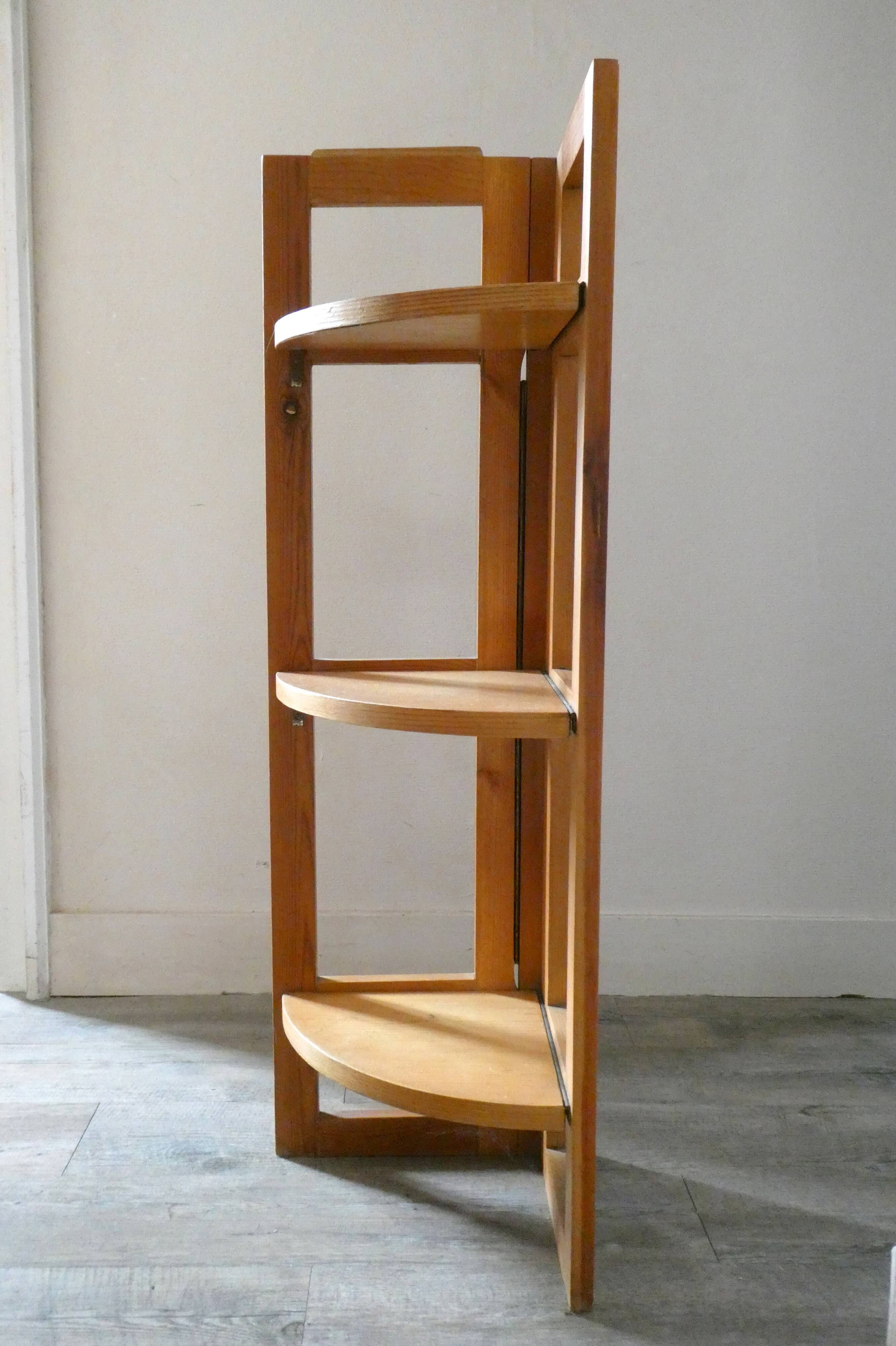 Folding corner shelves in light wood from the 50/60