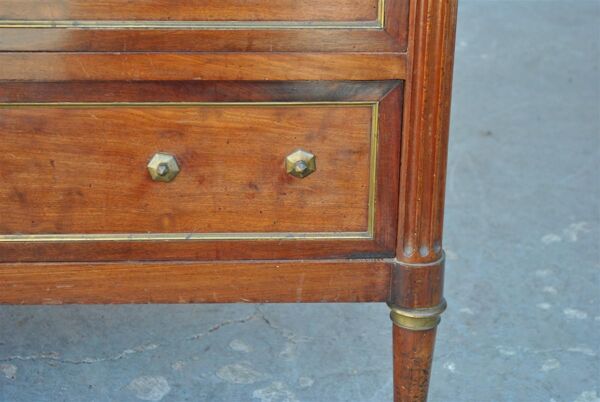 Commode à grattoir style Louis XVI acajou époque XVIIIème