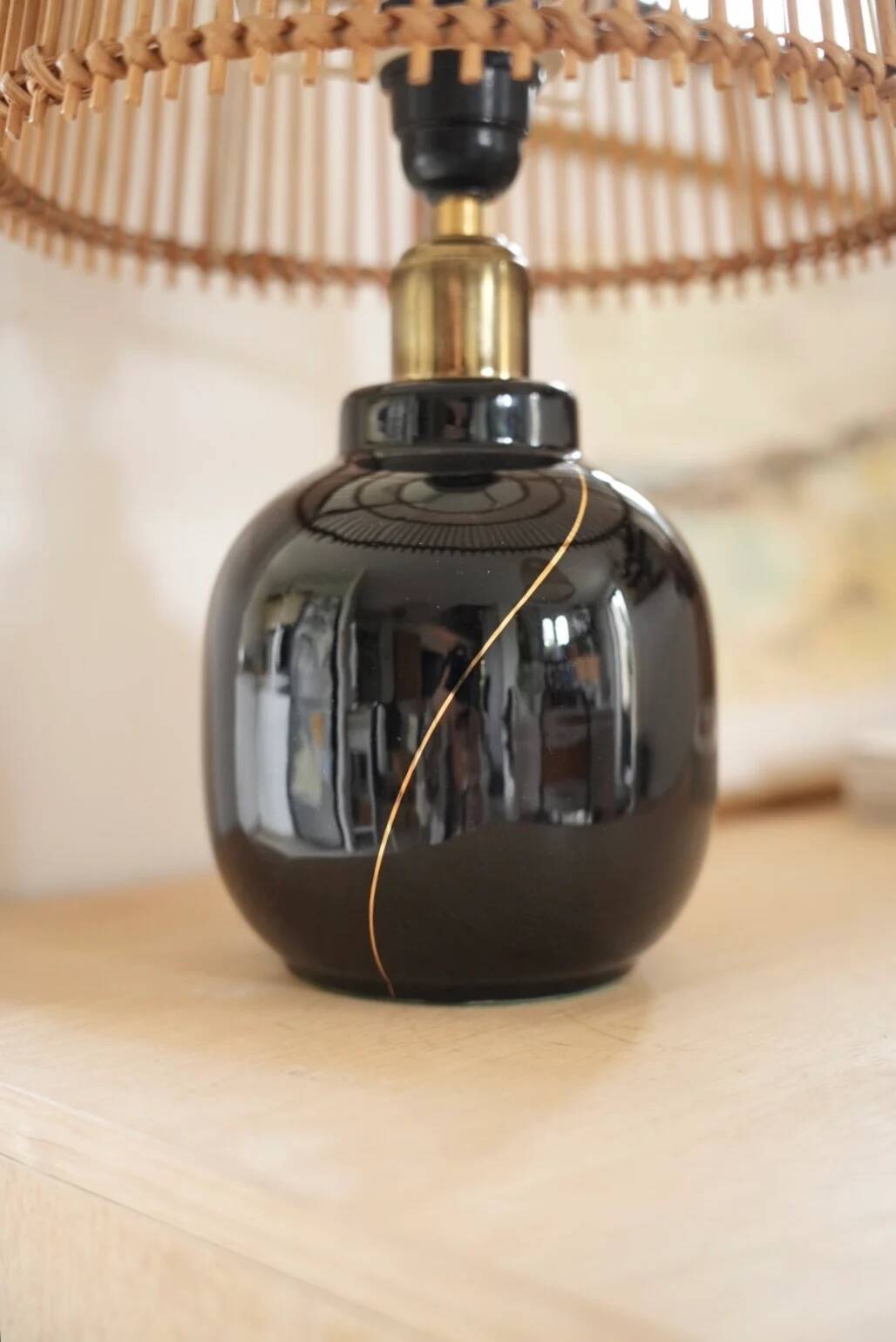 Black table lamp & rattan