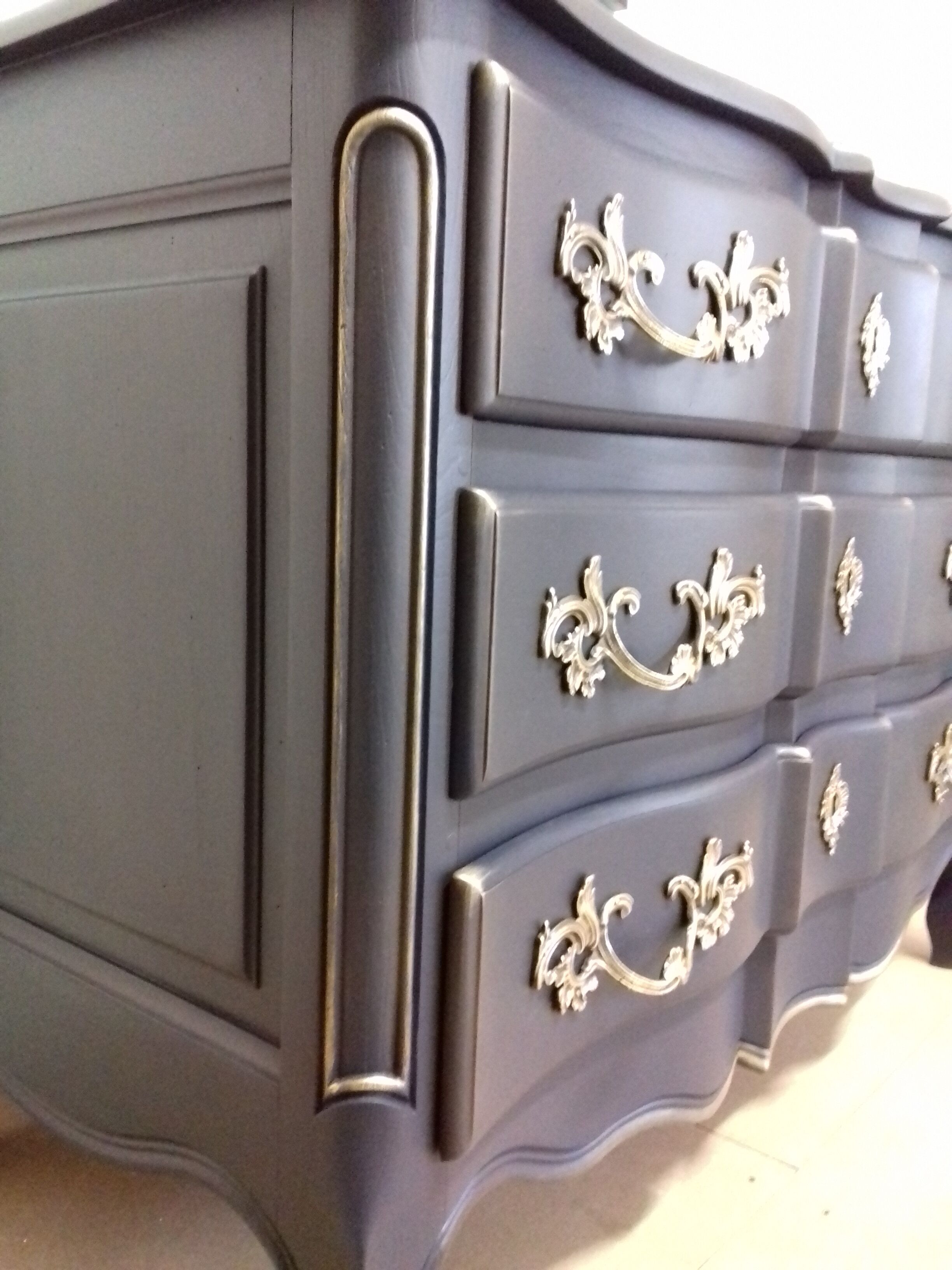 Commode arbalète