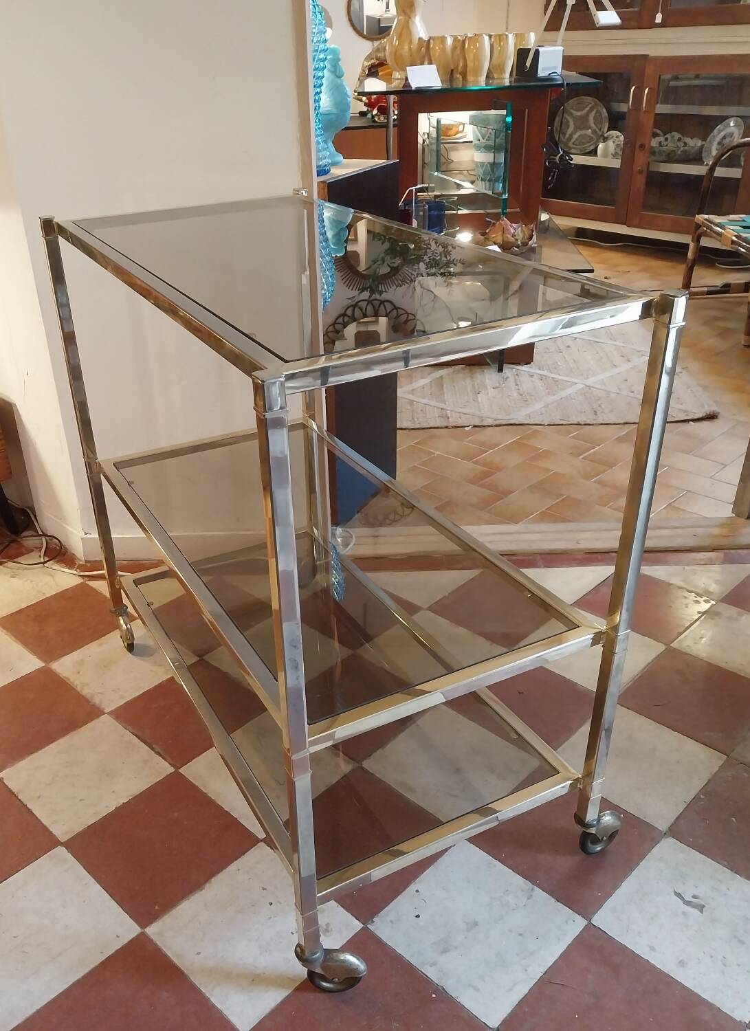 Desserte à roulettes en métal doré