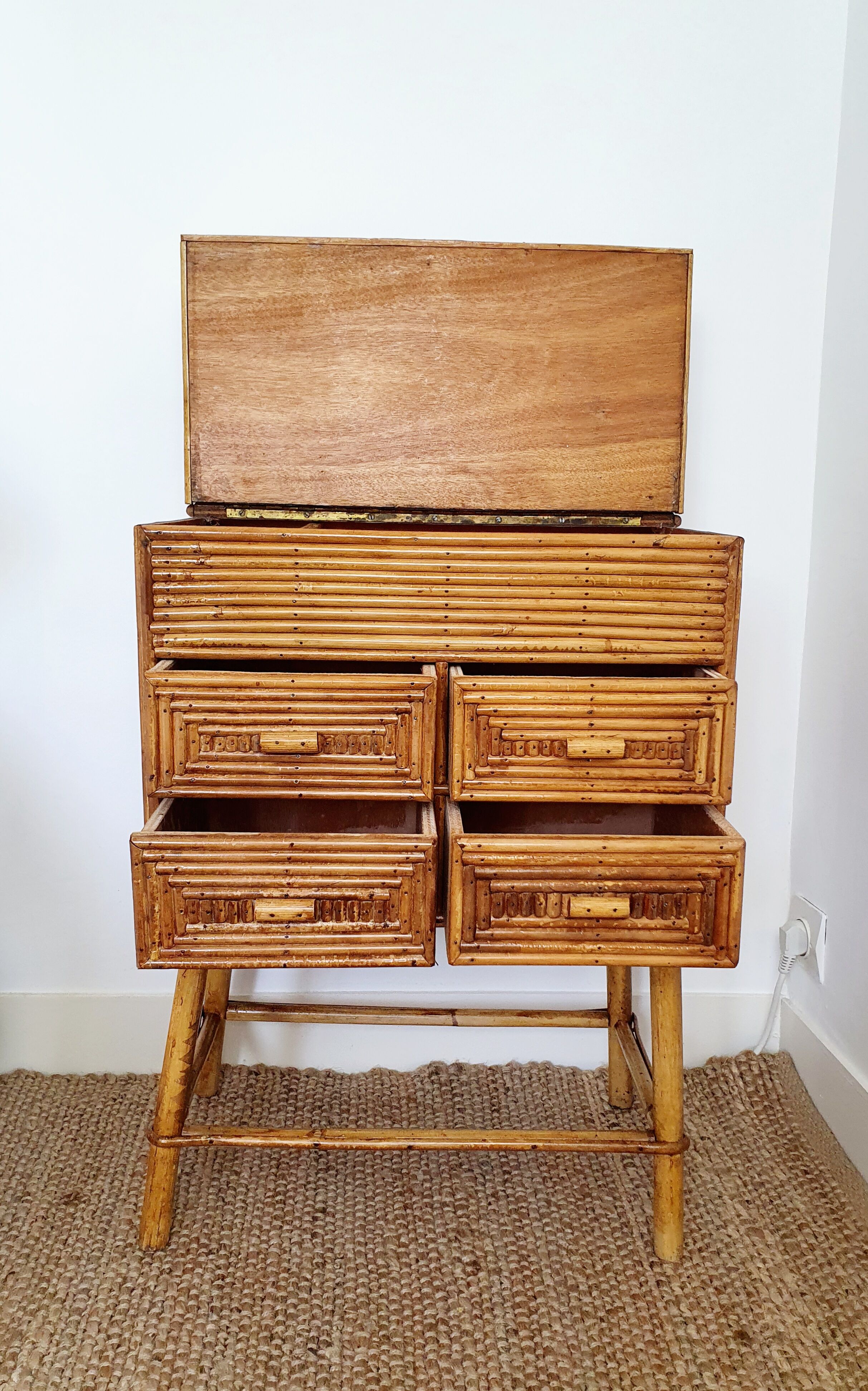 Chest of drawers in rattan marquetry