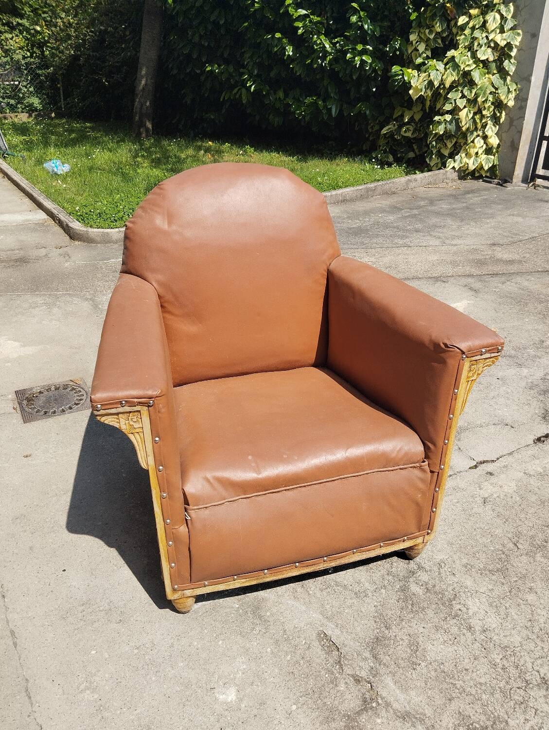 Art Deco armchair in skai
