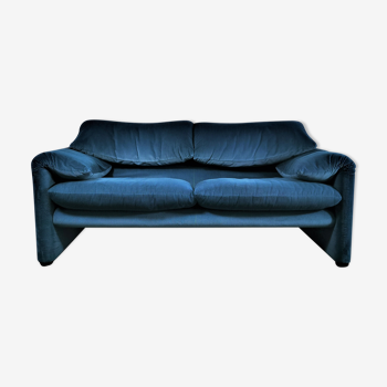 Cassina Maralunga two seat sofa by Vico Magistretti