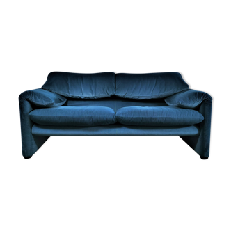 Cassina Maralunga two seat sofa by Vico Magistretti